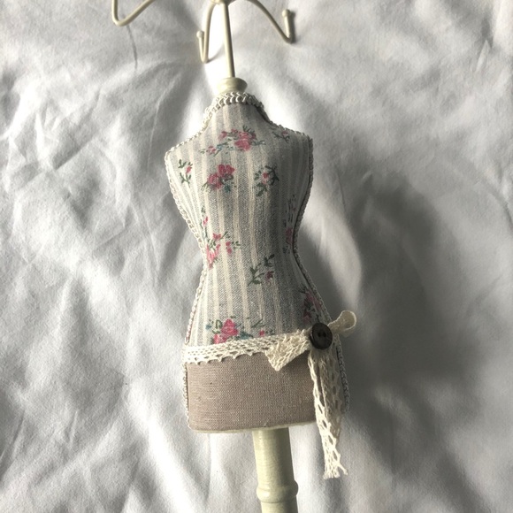 Home Outfitters Jewelry Holder - Picture 2 of 4